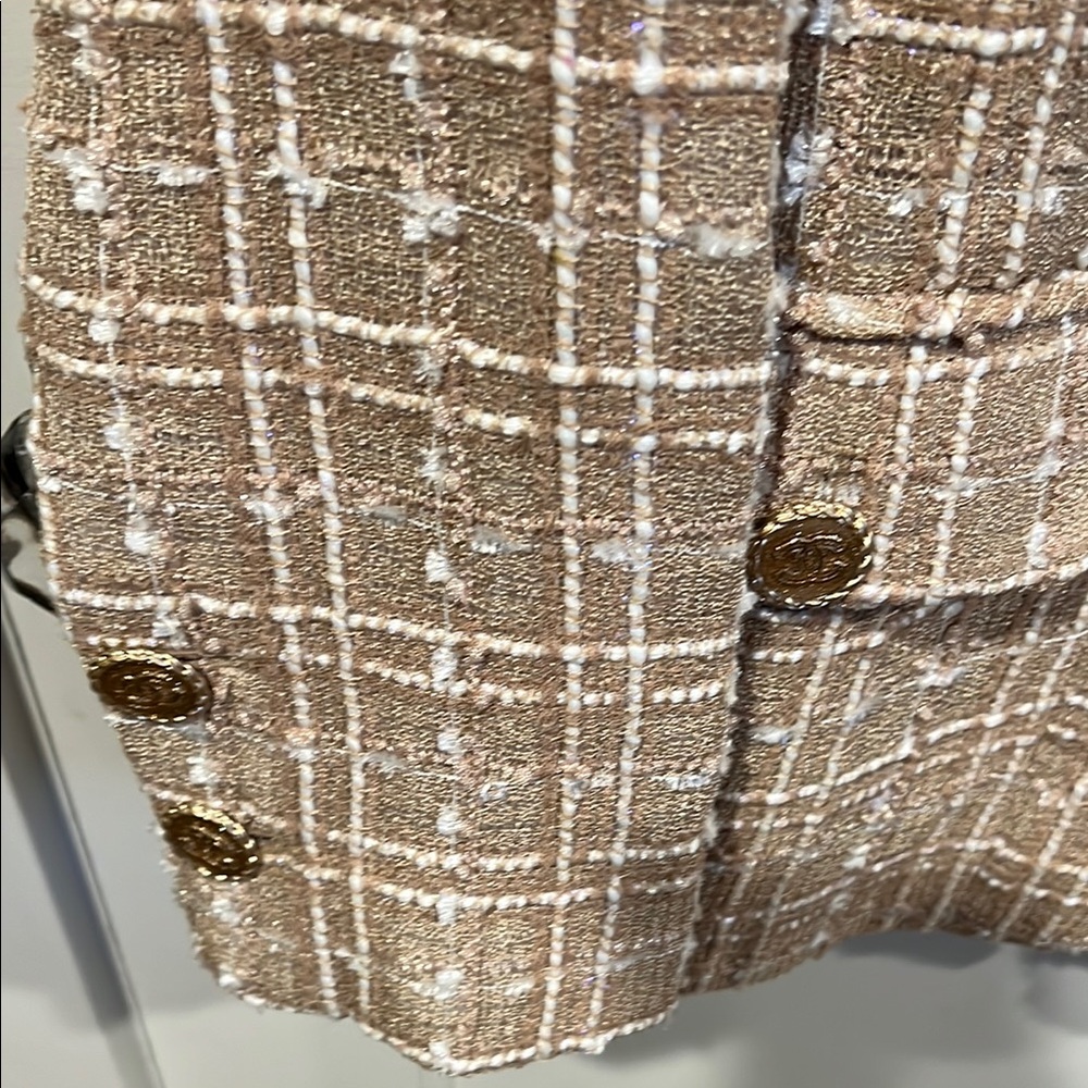 Chanel Women's Beige Checkered Blazer - Picture 5 of 9